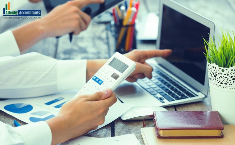 How Pharmacy Accountants Help Independents Beat Big Chains